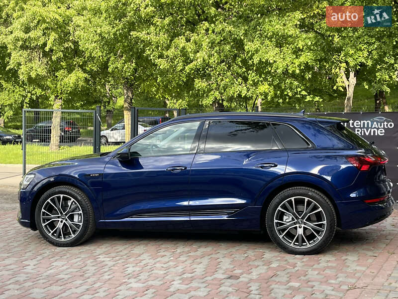 Внедорожник / Кроссовер Audi e-tron 2021 в Ровно