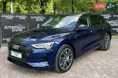Внедорожник / Кроссовер Audi e-tron 2021 в 
