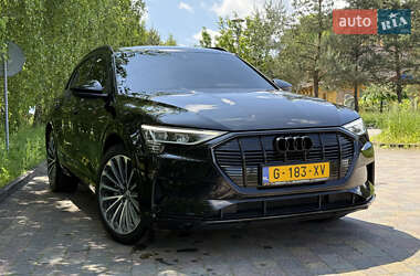 Внедорожник / Кроссовер Audi e-tron 2019 в 