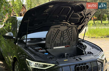 Внедорожник / Кроссовер Audi e-tron 2019 в 