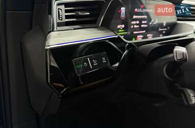 Внедорожник / Кроссовер Audi e-tron 2021 в 