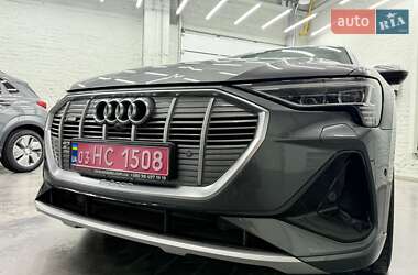 Внедорожник / Кроссовер Audi e-tron 2021 в 