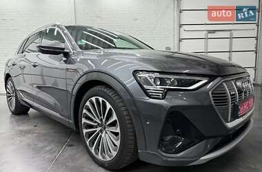 Внедорожник / Кроссовер Audi e-tron 2021 в 