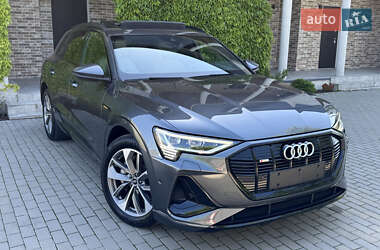 Внедорожник / Кроссовер Audi e-tron 2021 в 