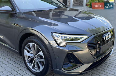 Внедорожник / Кроссовер Audi e-tron 2021 в 