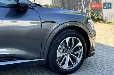 Внедорожник / Кроссовер Audi e-tron 2021 в 