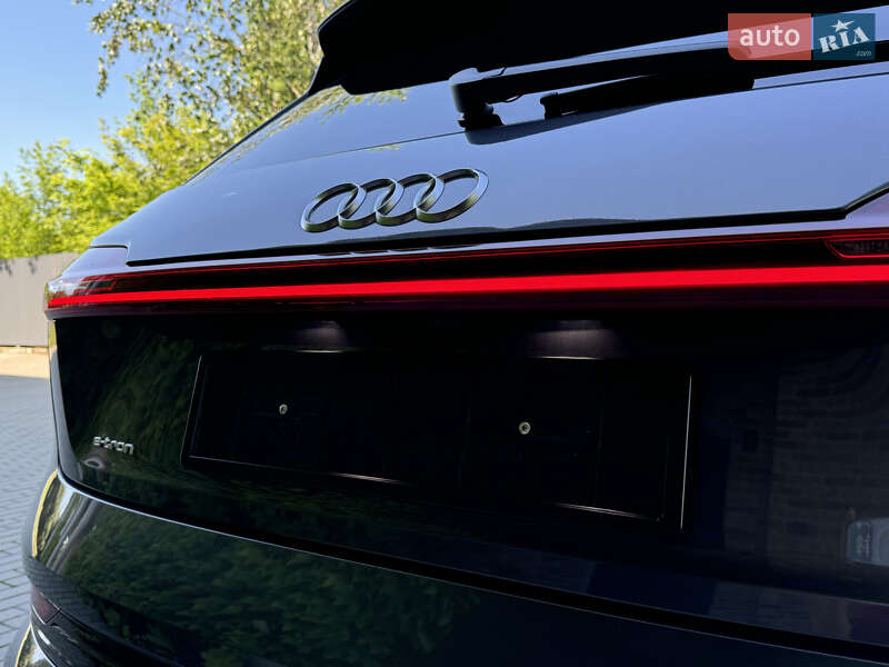 Внедорожник / Кроссовер Audi e-tron 2021 в Киеве фото 39 Внедорожник / Кроссовер Audi e-tron 2021 в Киеве