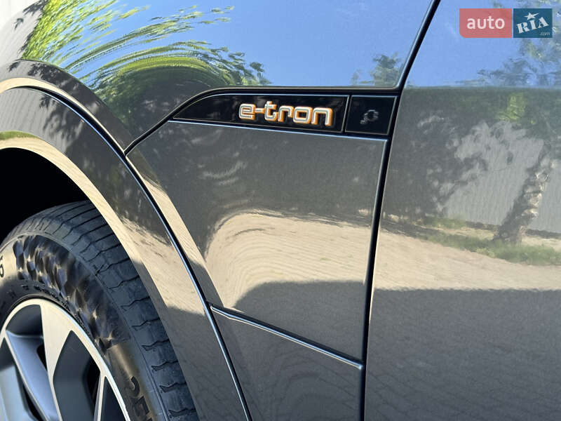 Внедорожник / Кроссовер Audi e-tron 2021 в Киеве фото 31 Внедорожник / Кроссовер Audi e-tron 2021 в Киеве