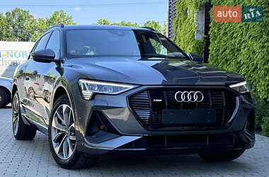 Внедорожник / Кроссовер Audi e-tron 2021 в 