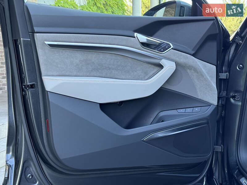 Внедорожник / Кроссовер Audi e-tron 2021 в Киеве фото 53 Внедорожник / Кроссовер Audi e-tron 2021 в Киеве