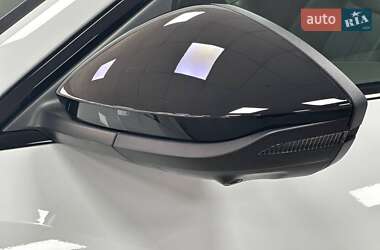 Позашляховик / Кросовер Audi e-tron 2022 в 