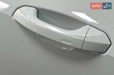 Позашляховик / Кросовер Audi e-tron 2022 в 