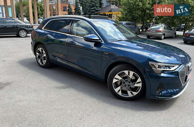 Внедорожник / Кроссовер Audi e-tron 2020 в 