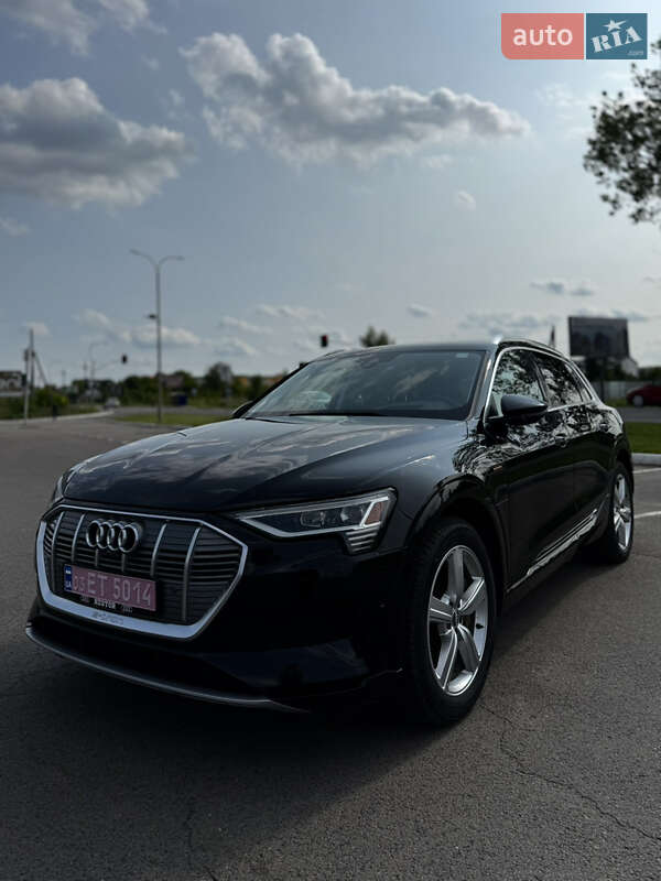 Внедорожник / Кроссовер Audi e-tron 2019 в Луцке