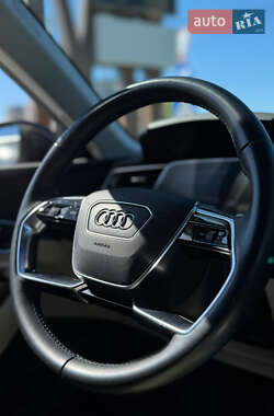 Внедорожник / Кроссовер Audi e-tron 2019 в 