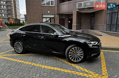 Внедорожник / Кроссовер Audi e-tron 2020 в 