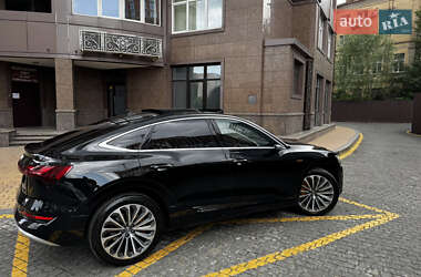 Внедорожник / Кроссовер Audi e-tron 2020 в 