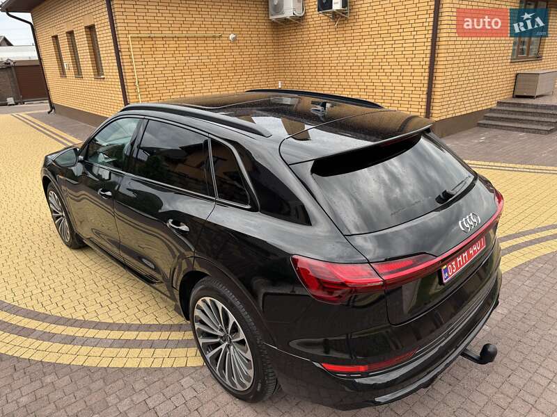 Внедорожник / Кроссовер Audi e-tron 2022 в Луцке