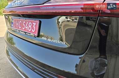 Внедорожник / Кроссовер Audi e-tron 2020 в 