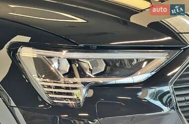 Внедорожник / Кроссовер Audi e-tron 2022 в 