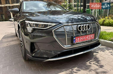 Внедорожник / Кроссовер Audi e-tron 2021 в 