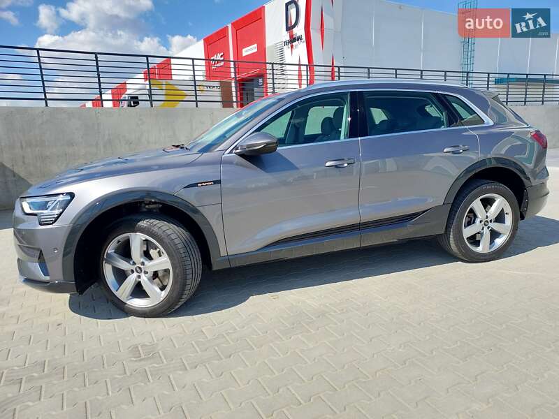 Внедорожник / Кроссовер Audi e-tron 2021 в Львове