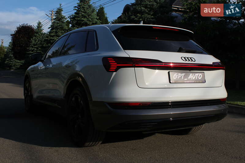Внедорожник / Кроссовер Audi e-tron 2022 в Киеве
