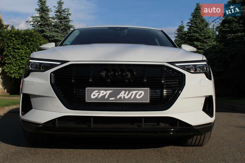 Внедорожник / Кроссовер Audi e-tron 2022 в Киеве