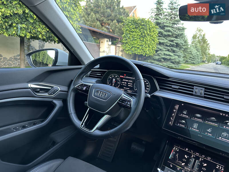 Внедорожник / Кроссовер Audi e-tron 2022 в Киеве