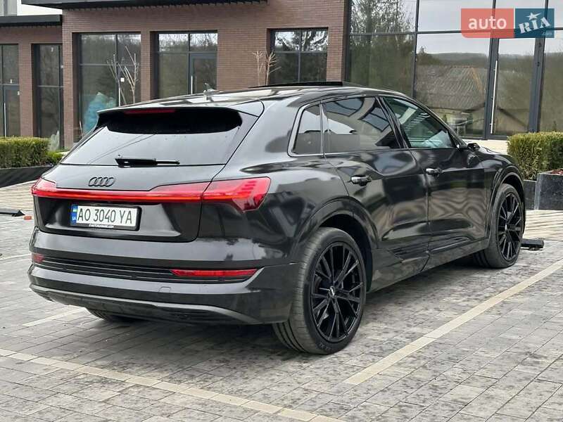 Позашляховик / Кросовер Audi e-tron 2019 в Ужгороді
