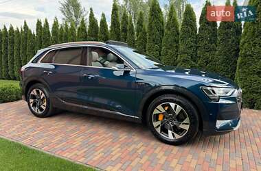 Внедорожник / Кроссовер Audi e-tron 2022 в 