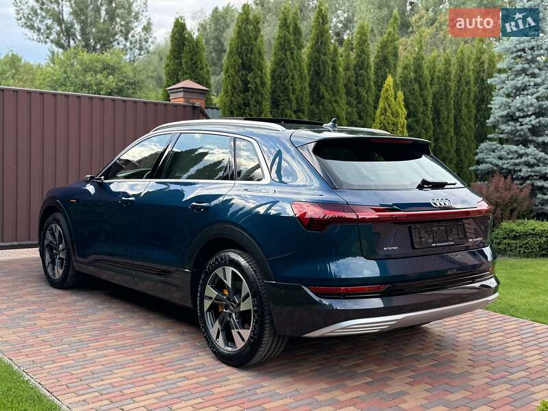 Внедорожник / Кроссовер Audi e-tron 2022 в Киеве
