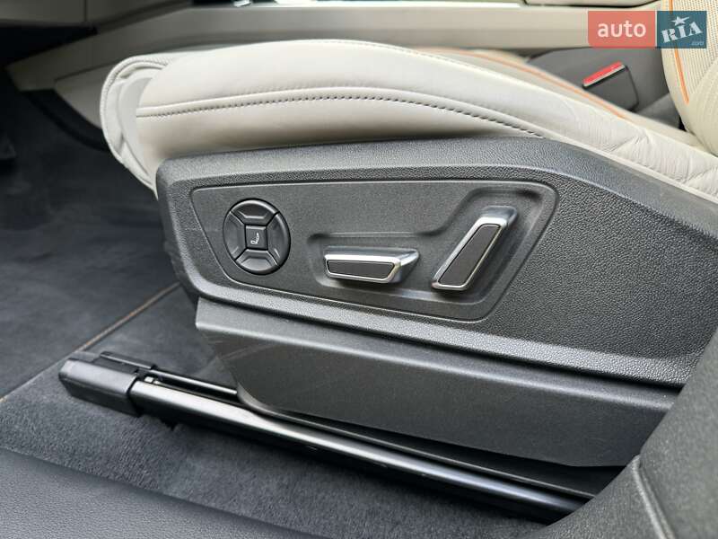 Внедорожник / Кроссовер Audi e-tron 2022 в Киеве