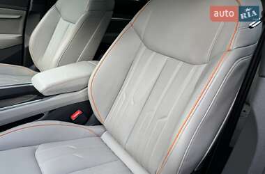 Внедорожник / Кроссовер Audi e-tron 2022 в 