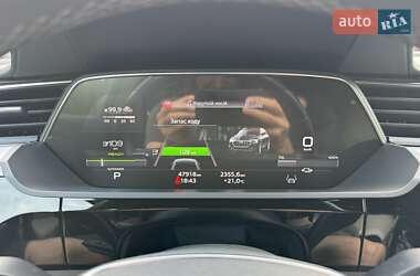 Внедорожник / Кроссовер Audi e-tron 2022 в 