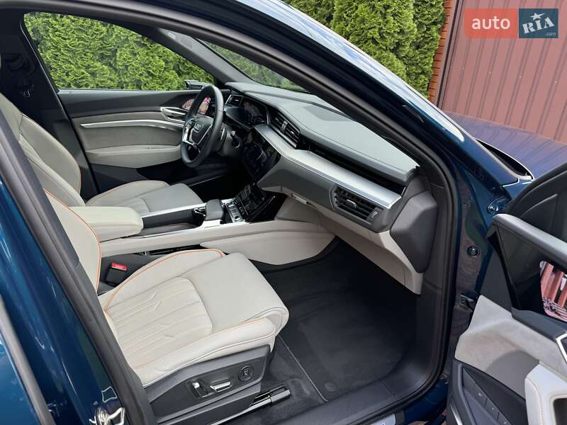 Внедорожник / Кроссовер Audi e-tron 2022 в Киеве