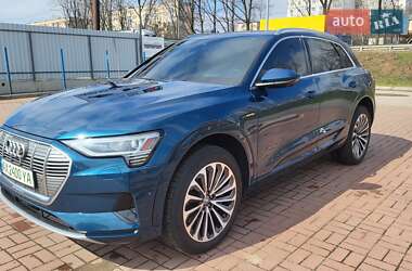 Внедорожник / Кроссовер Audi e-tron 2019 в 