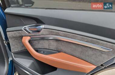 Внедорожник / Кроссовер Audi e-tron 2019 в 