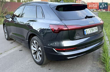 Внедорожник / Кроссовер Audi e-tron 2021 в 