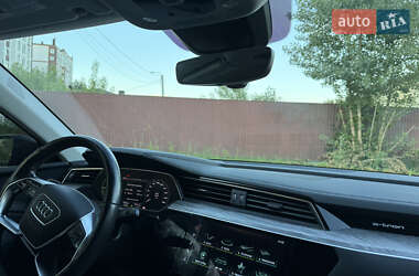 Внедорожник / Кроссовер Audi e-tron 2021 в 