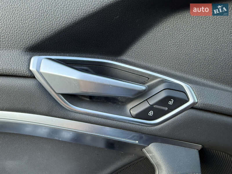 Внедорожник / Кроссовер Audi e-tron 2021 в Ирпене