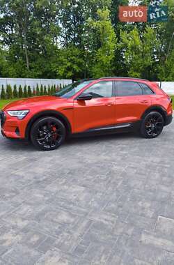 Внедорожник / Кроссовер Audi e-tron 2020 в 