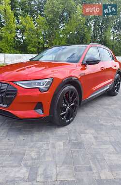 Внедорожник / Кроссовер Audi e-tron 2020 в 