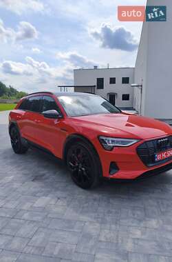 Внедорожник / Кроссовер Audi e-tron 2020 в 