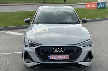 Позашляховик / Кросовер Audi e-tron 2021 в 