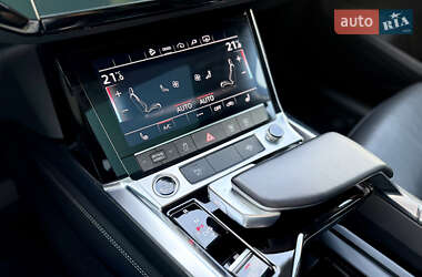 Внедорожник / Кроссовер Audi e-tron 2022 в 