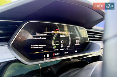 Внедорожник / Кроссовер Audi e-tron 2022 в 