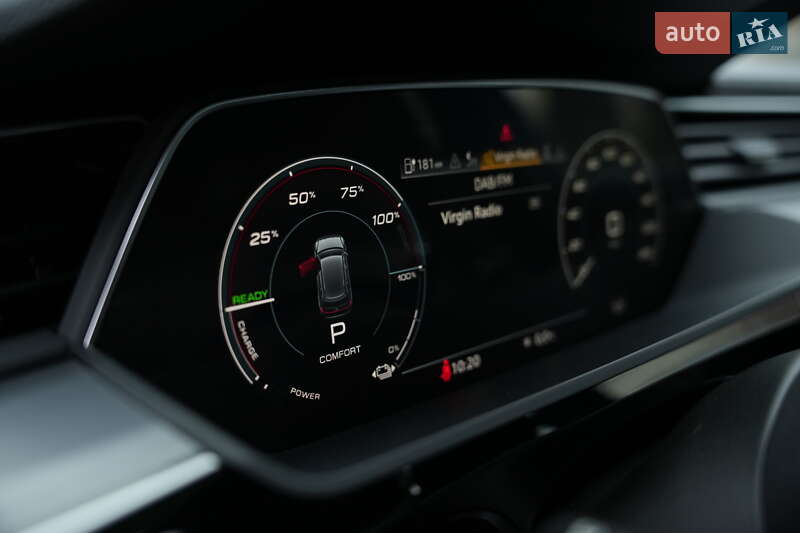 Позашляховик / Кросовер Audi e-tron 2021 в Чернівцях