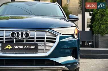 Внедорожник / Кроссовер Audi e-tron 2019 в 