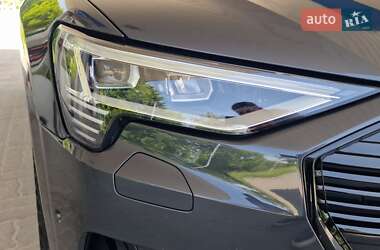 Внедорожник / Кроссовер Audi e-tron 2020 в 